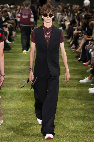Look 40
